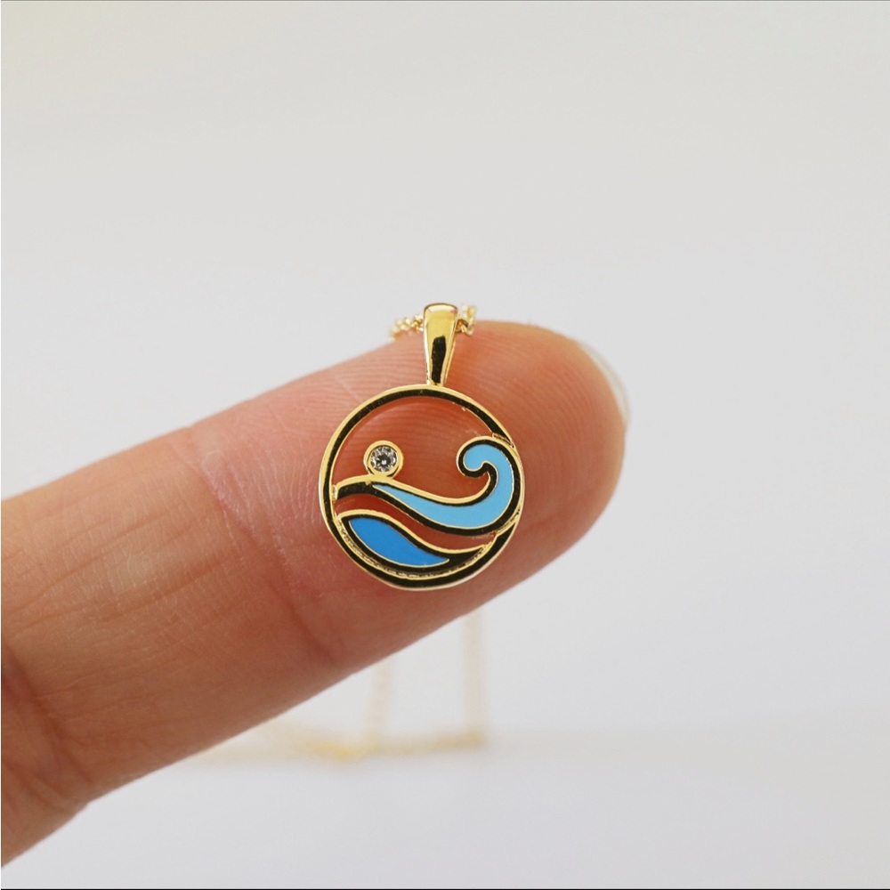 Wave and sun circle pendant necklace